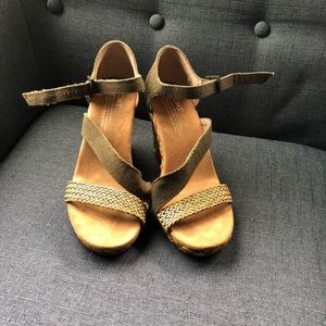 Toms Wedges